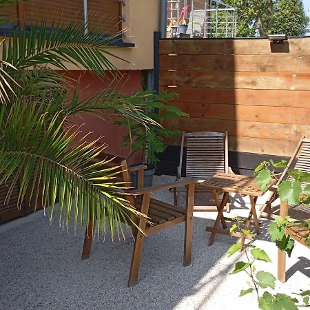 ホームステイ Champetre *